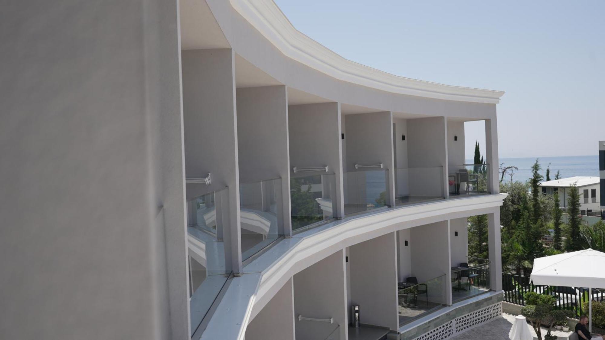 Ebbi Hotel